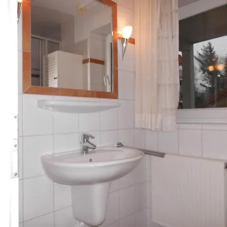 Strandburg-1 *